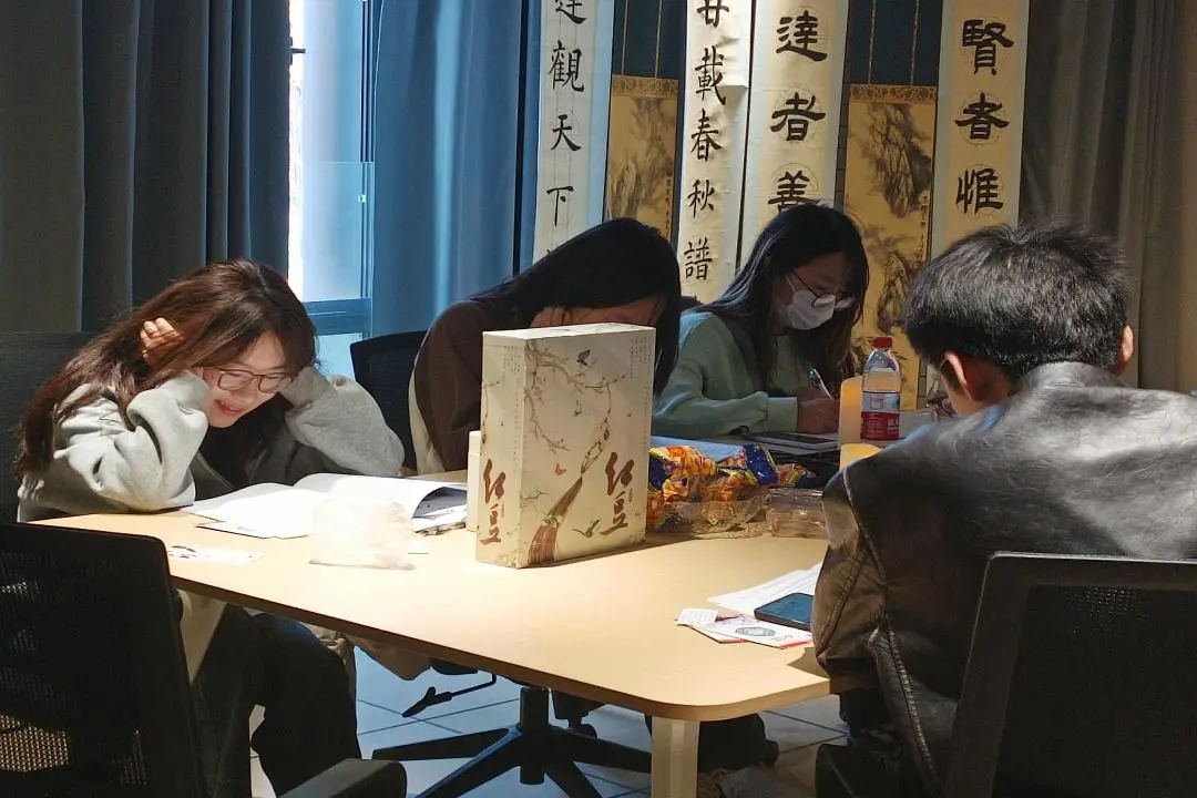 相关文章此次活动让同学们在角色扮演与